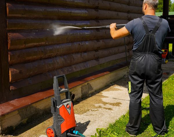 Log Home Pressure Washing in Sheboygan