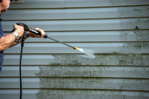 Vinyl Siding Power Washing in Sheboygan