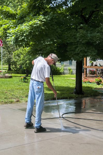 Driveway Concrete Cleaning in Sheboygan